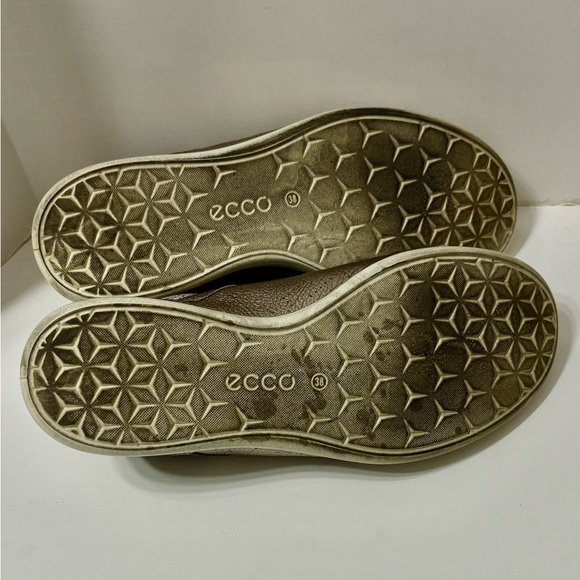 Ecco Women's Metallic Bronze-Like Slip-On Sneakers with Toggle Cord - Picture 7 of 7